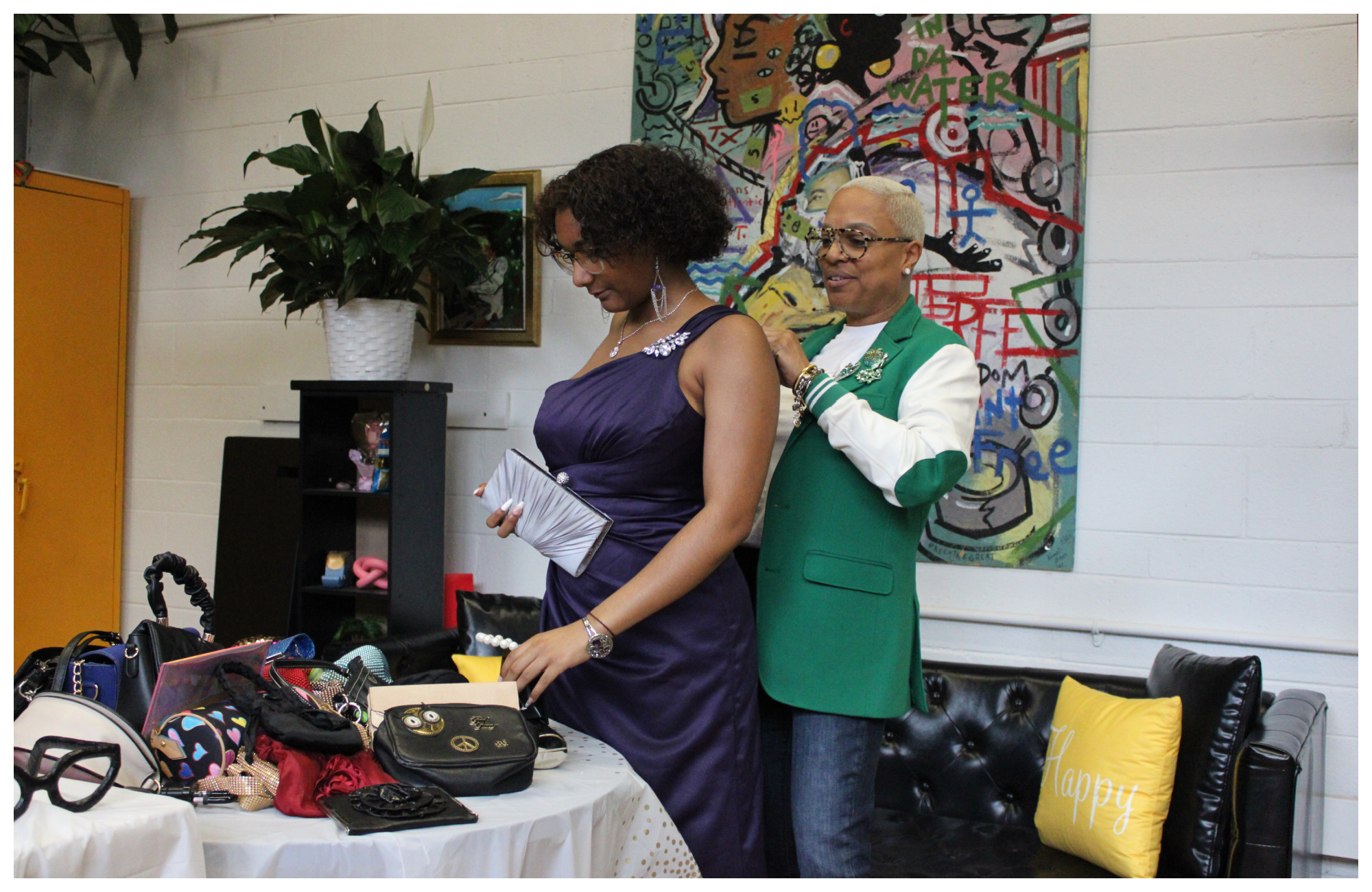 Chloe's Closet Offers Free Prom Wear to Bronzeville Students