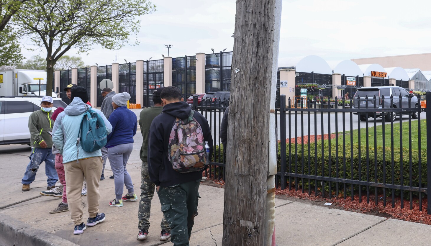 ICE Raids Stall Chicago Construction Amid Worker Shortage