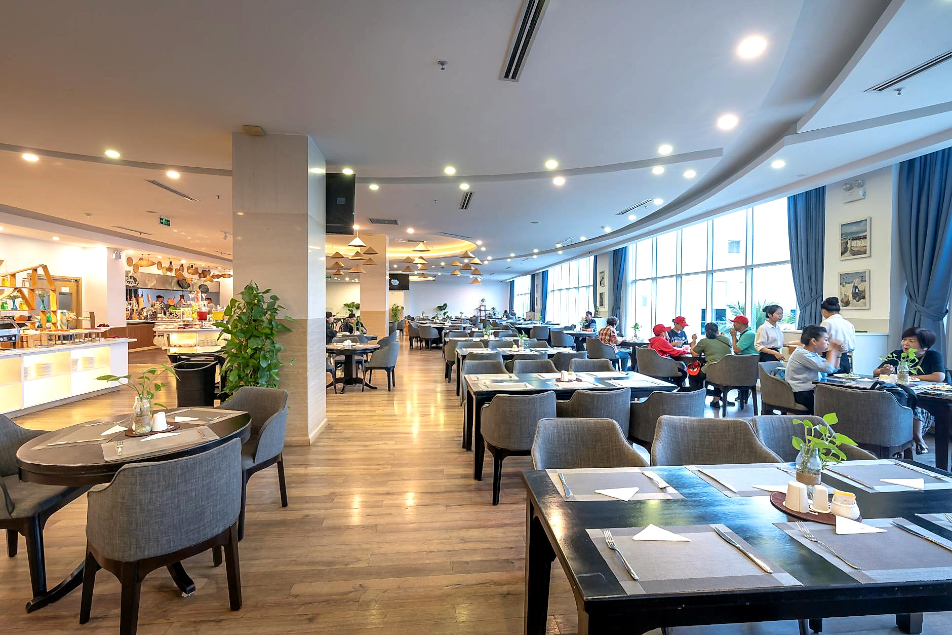 West Ridge Crossing Guard's Heroic Act Sparks Restaurant Fund